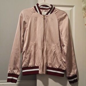 M Aritzia Babaton Dusty Pink Satin Bomber Jacket with Maroon And White Accents